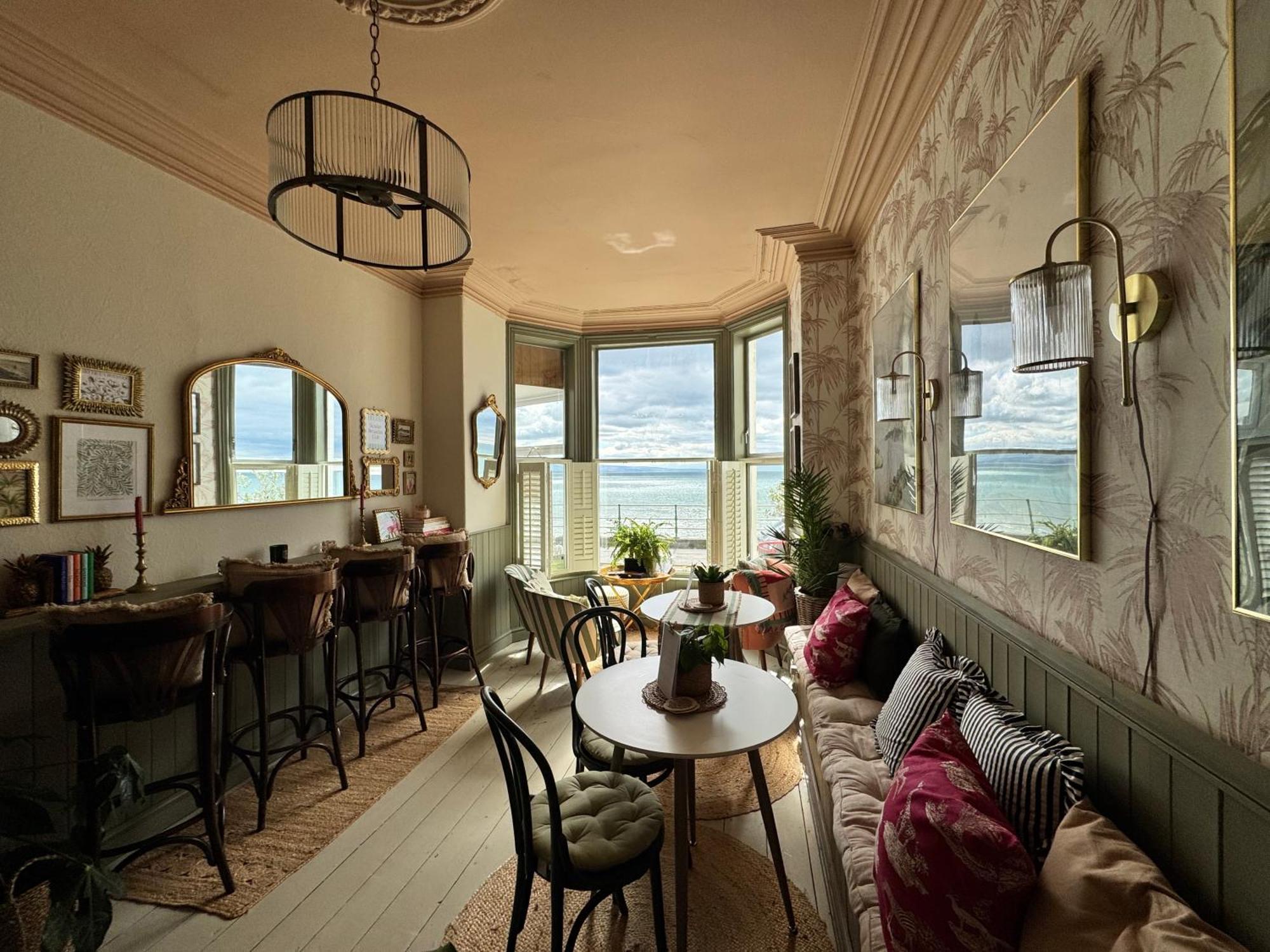 Mor Heli Guest House Criccieth Esterno foto